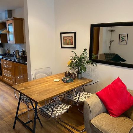True Colours Apartment In Central Location Bangor  Eksteriør bilde
