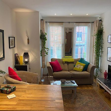True Colours Apartment In Central Location Bangor  Eksteriør bilde