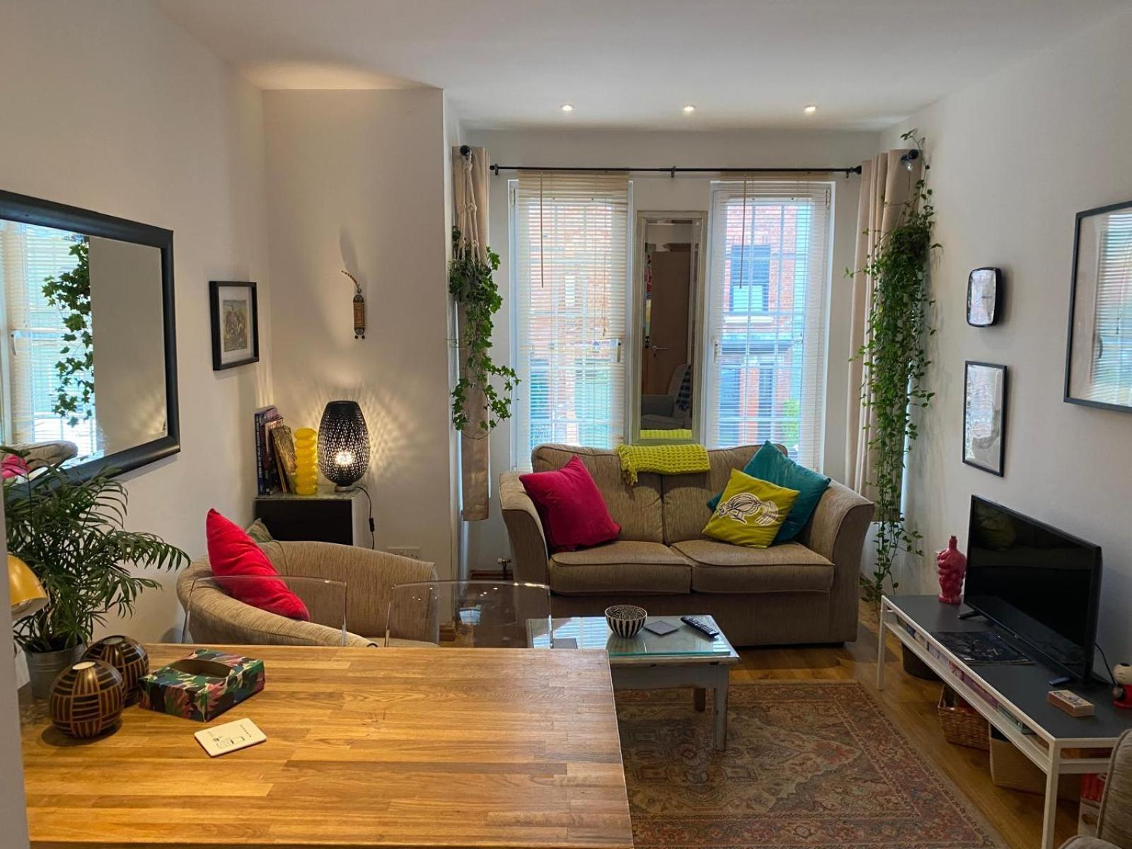 True Colours Apartment In Central Location Bangor  Eksteriør bilde